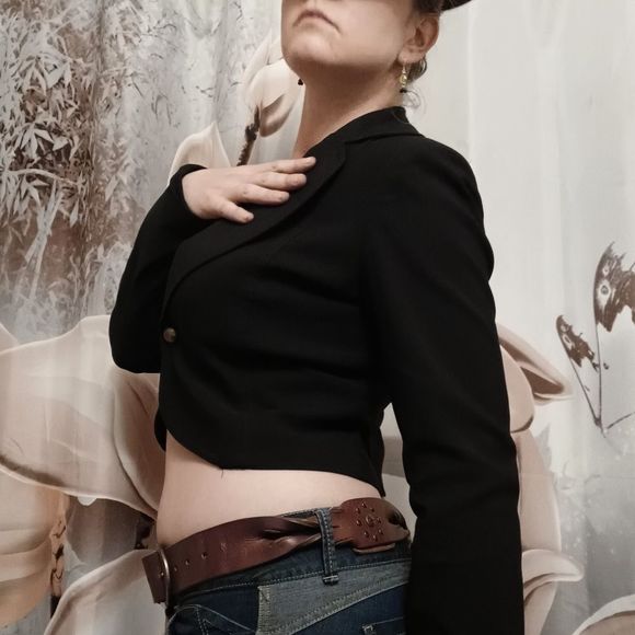 Sassy last chance. black bolero jacket. Medium. Generous fit. Stretchy - Picture 5 of 9